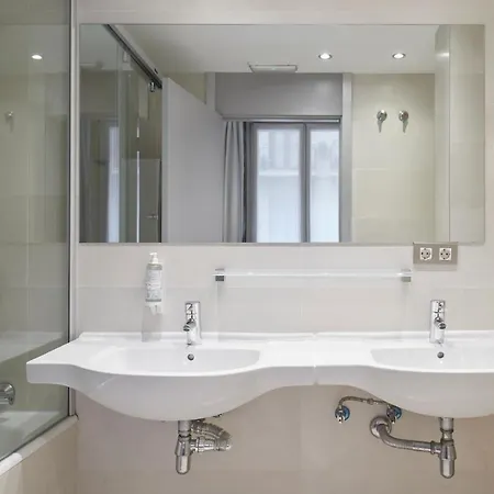 Welcome Gros מלון *