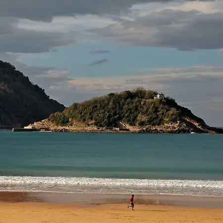 Welcome Gros מלון