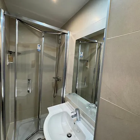 格罗斯迎宾酒店